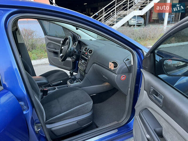 Синий Форд Фокус, объемом двигателя 1.6 л и пробегом 288 тыс. км за 3700 $, фото 11 на Automoto.ua