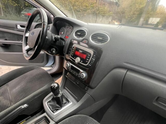 Синий Форд Фокус, объемом двигателя 1.6 л и пробегом 347 тыс. км за 4600 $, фото 6 на Automoto.ua