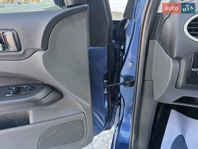 Синій Форд Фокус, об'ємом двигуна 1.6 л та пробігом 237 тис. км за 4999 $, фото 32 на Automoto.ua