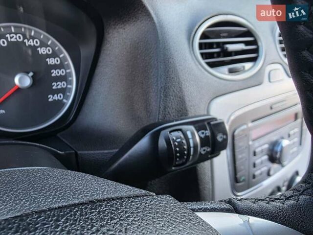 Синій Форд Фокус, об'ємом двигуна 1.6 л та пробігом 237 тис. км за 4999 $, фото 29 на Automoto.ua