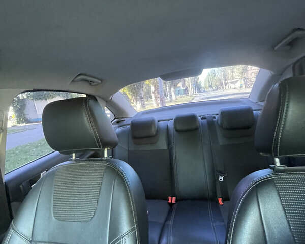 Синий Форд Фокус, объемом двигателя 1.6 л и пробегом 320 тыс. км за 4500 $, фото 8 на Automoto.ua