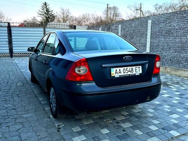 Синий Форд Фокус, объемом двигателя 1.6 л и пробегом 230 тыс. км за 4650 $, фото 4 на Automoto.ua