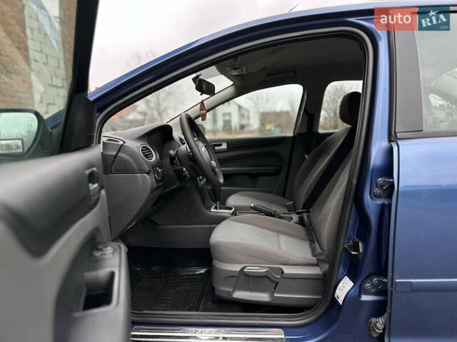 Синій Форд Фокус, об'ємом двигуна 1.6 л та пробігом 237 тис. км за 5300 $, фото 25 на Automoto.ua