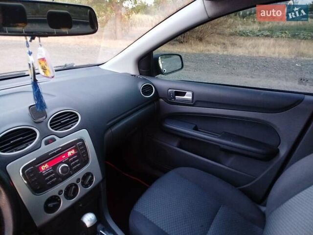 Синий Форд Фокус, объемом двигателя 1.6 л и пробегом 259 тыс. км за 4000 $, фото 48 на Automoto.ua