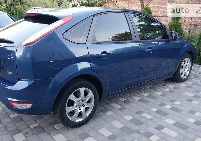 Синій Форд Фокус, об'ємом двигуна 1.6 л та пробігом 198 тис. км за 6000 $, фото 8 на Automoto.ua