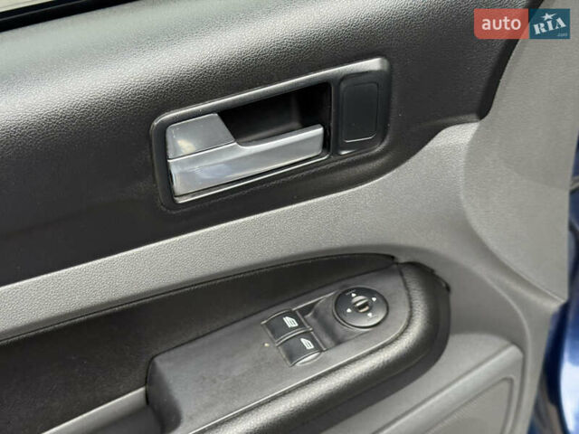 Синий Форд Фокус, объемом двигателя 1.6 л и пробегом 316 тыс. км за 4499 $, фото 32 на Automoto.ua