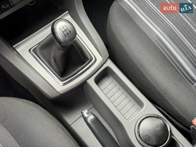 Синий Форд Фокус, объемом двигателя 1.6 л и пробегом 316 тыс. км за 4499 $, фото 43 на Automoto.ua