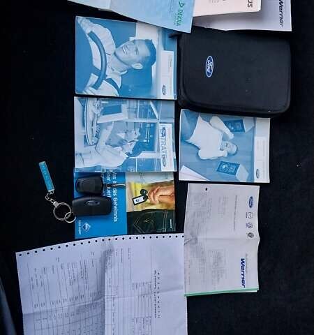 Синій Форд Фокус, об'ємом двигуна 1.6 л та пробігом 198 тис. км за 6000 $, фото 53 на Automoto.ua