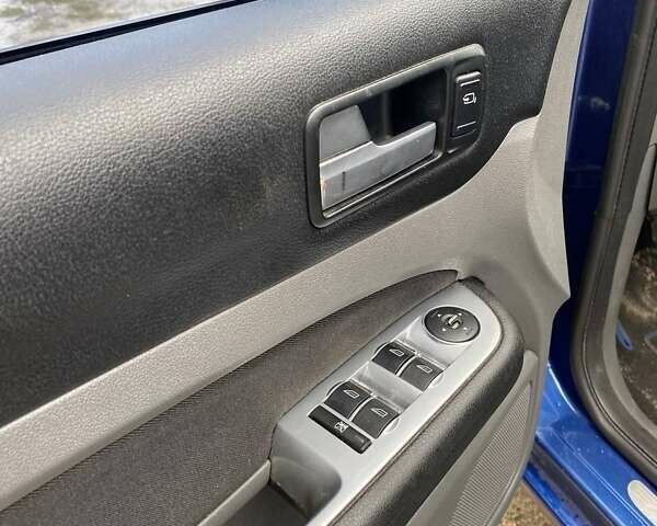 Синий Форд Фокус, объемом двигателя 1.6 л и пробегом 270 тыс. км за 5600 $, фото 43 на Automoto.ua