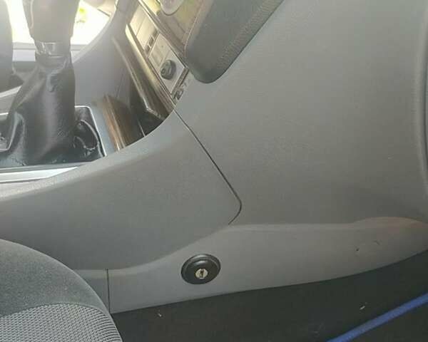 Синий Форд Фокус, объемом двигателя 1.6 л и пробегом 270 тыс. км за 5600 $, фото 23 на Automoto.ua