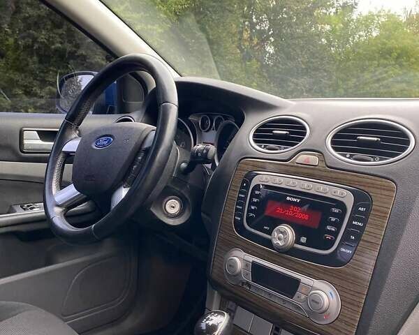 Синий Форд Фокус, объемом двигателя 1.6 л и пробегом 270 тыс. км за 5600 $, фото 39 на Automoto.ua