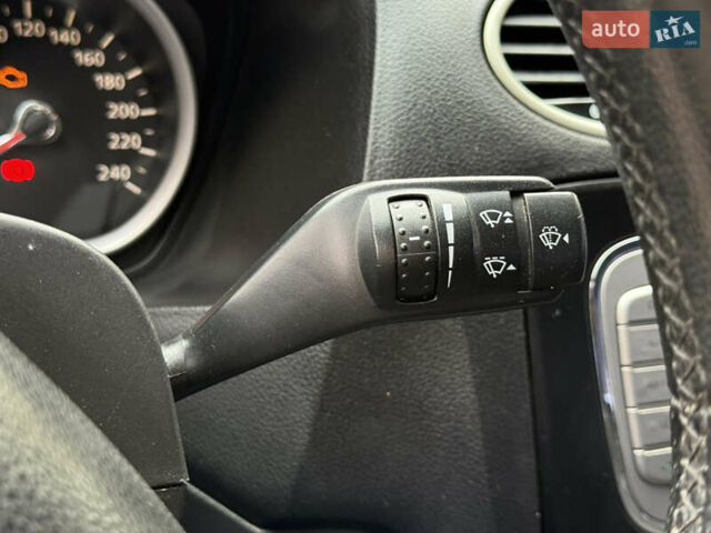 Синий Форд Фокус, объемом двигателя 1.6 л и пробегом 316 тыс. км за 4499 $, фото 39 на Automoto.ua