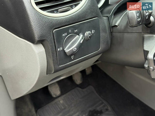 Синий Форд Фокус, объемом двигателя 1.6 л и пробегом 316 тыс. км за 4499 $, фото 36 на Automoto.ua