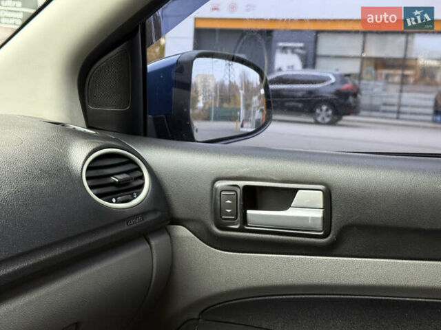 Синий Форд Фокус, объемом двигателя 1.6 л и пробегом 316 тыс. км за 4499 $, фото 45 на Automoto.ua