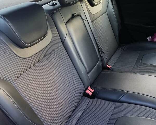 Синий Форд Фокус, объемом двигателя 2 л и пробегом 250 тыс. км за 7800 $, фото 2 на Automoto.ua