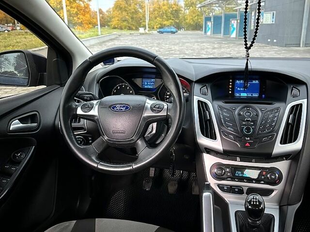 Синий Форд Фокус, объемом двигателя 1.6 л и пробегом 280 тыс. км за 6999 $, фото 2 на Automoto.ua