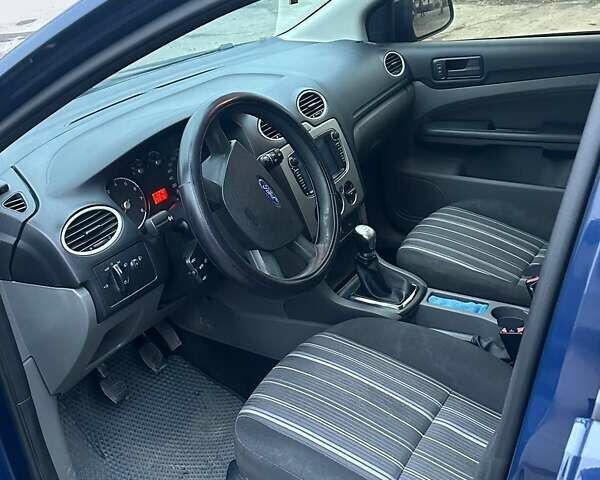 Синий Форд Фокус, объемом двигателя 1.39 л и пробегом 173 тыс. км за 5500 $, фото 12 на Automoto.ua