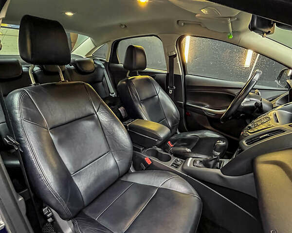 Синий Форд Фокус, объемом двигателя 1.6 л и пробегом 260 тыс. км за 7300 $, фото 7 на Automoto.ua