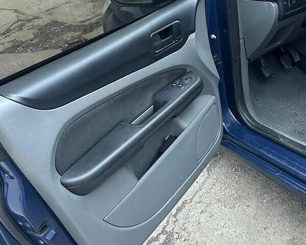 Синий Форд Фокус, объемом двигателя 1.39 л и пробегом 173 тыс. км за 5500 $, фото 10 на Automoto.ua