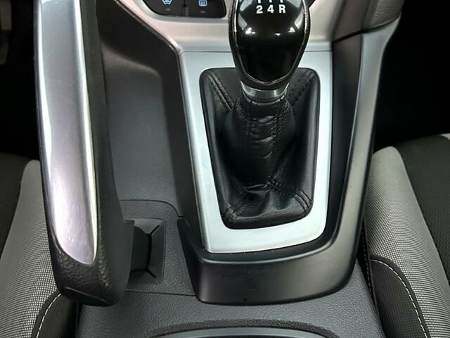 Синий Форд Фокус, объемом двигателя 1.6 л и пробегом 280 тыс. км за 6999 $, фото 4 на Automoto.ua