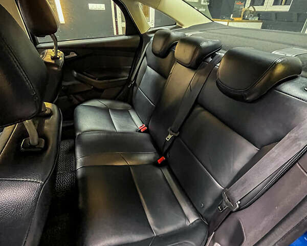 Синий Форд Фокус, объемом двигателя 1.6 л и пробегом 260 тыс. км за 7300 $, фото 18 на Automoto.ua