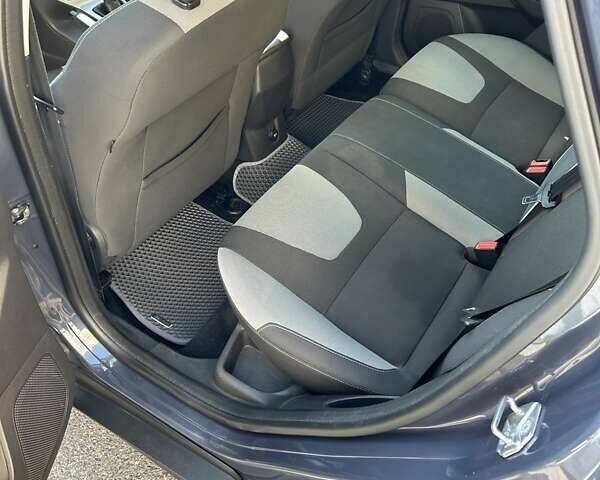Синій Форд Фокус, об'ємом двигуна 1.6 л та пробігом 147 тис. км за 7799 $, фото 33 на Automoto.ua
