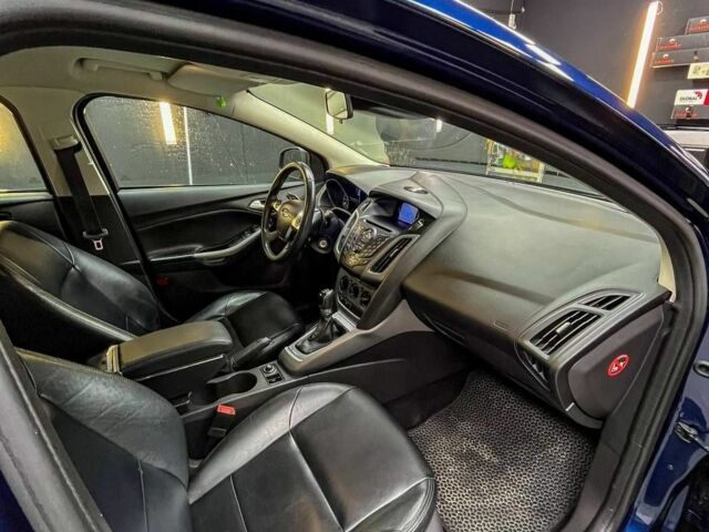 Синій Форд Фокус, об'ємом двигуна 1.6 л та пробігом 260 тис. км за 7450 $, фото 5 на Automoto.ua