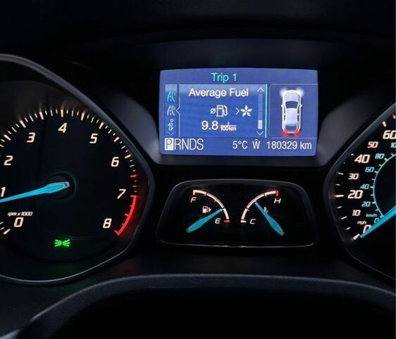 Синий Форд Фокус, объемом двигателя 2 л и пробегом 177 тыс. км за 6000 $, фото 5 на Automoto.ua