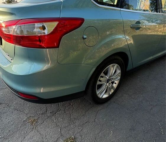 Синий Форд Фокус, объемом двигателя 2 л и пробегом 177 тыс. км за 6000 $, фото 2 на Automoto.ua