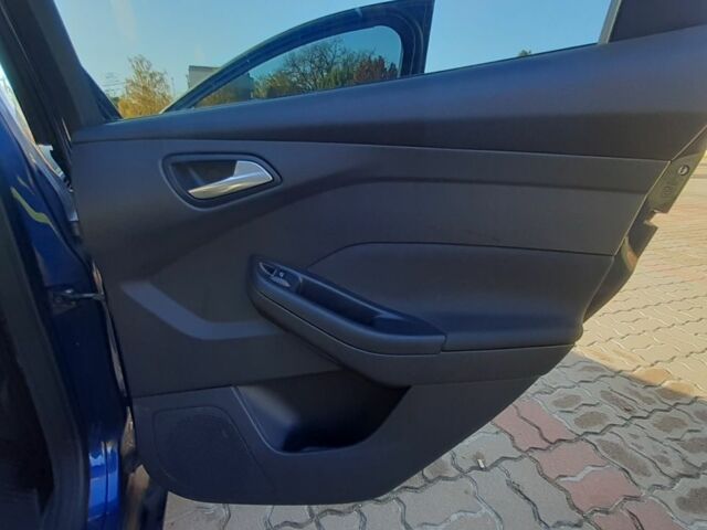 Синий Форд Фокус, объемом двигателя 1.6 л и пробегом 260 тыс. км за 6700 $, фото 9 на Automoto.ua