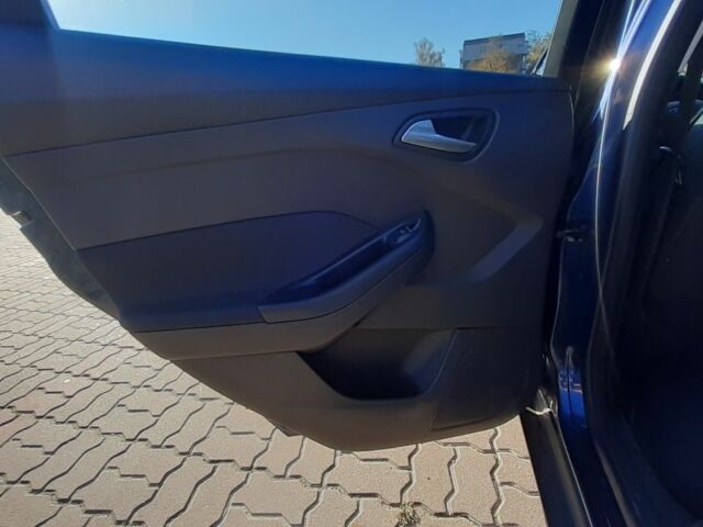 Синий Форд Фокус, объемом двигателя 1.6 л и пробегом 260 тыс. км за 6700 $, фото 6 на Automoto.ua