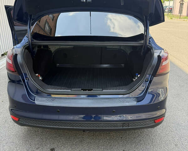 Синий Форд Фокус, объемом двигателя 1.6 л и пробегом 180 тыс. км за 9000 $, фото 11 на Automoto.ua