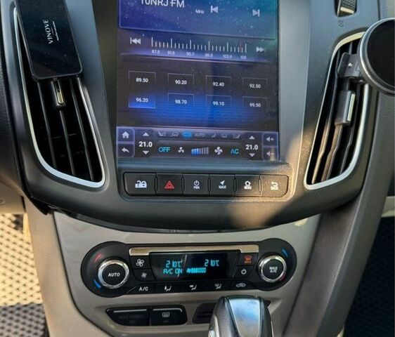 Синий Форд Фокус, объемом двигателя 2 л и пробегом 177 тыс. км за 6000 $, фото 4 на Automoto.ua