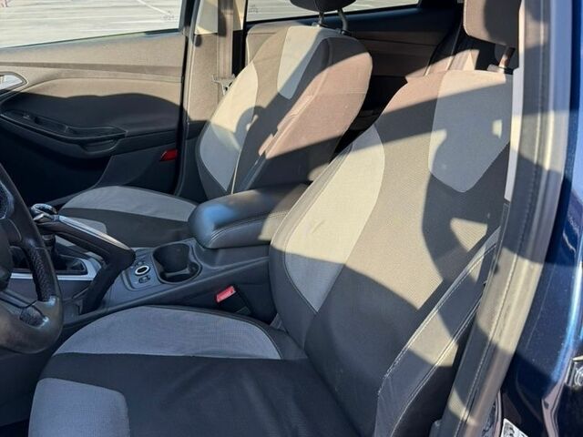 Синій Форд Фокус, об'ємом двигуна 1.6 л та пробігом 247 тис. км за 6500 $, фото 11 на Automoto.ua