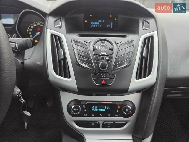 Синій Форд Фокус, об'ємом двигуна 1 л та пробігом 176 тис. км за 7300 $, фото 25 на Automoto.ua