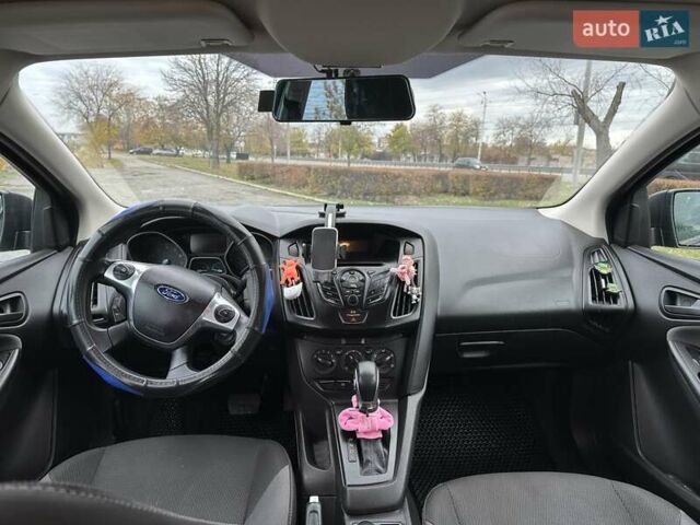Синій Форд Фокус, об'ємом двигуна 2 л та пробігом 198 тис. км за 6500 $, фото 3 на Automoto.ua