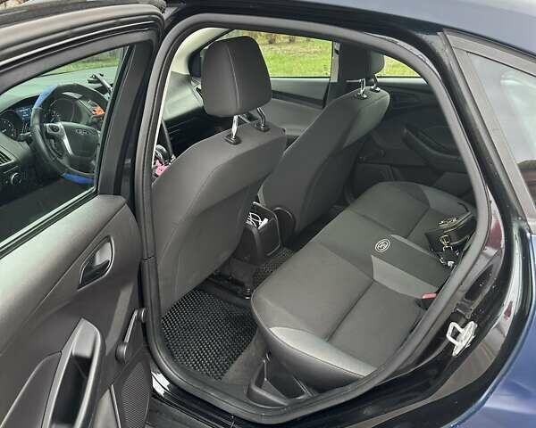 Синій Форд Фокус, об'ємом двигуна 2 л та пробігом 198 тис. км за 6500 $, фото 5 на Automoto.ua