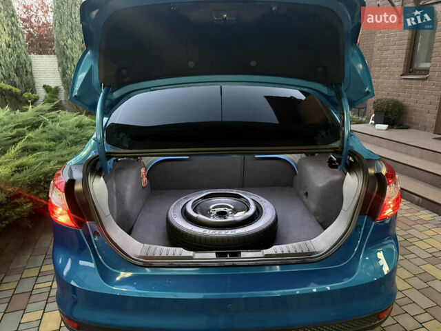 Синий Форд Фокус, объемом двигателя 2 л и пробегом 147 тыс. км за 7600 $, фото 16 на Automoto.ua