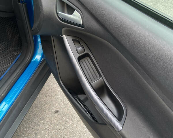 Синій Форд Фокус, об'ємом двигуна 2 л та пробігом 304 тис. км за 6500 $, фото 21 на Automoto.ua