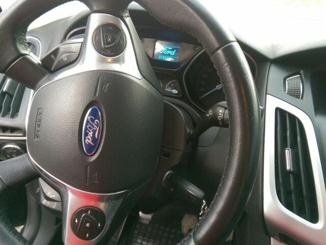 Синій Форд Фокус, об'ємом двигуна 1 л та пробігом 125 тис. км за 8000 $, фото 2 на Automoto.ua
