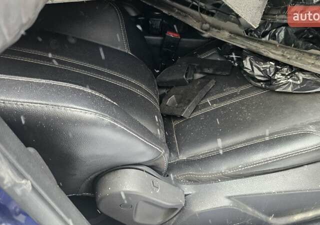 Синій Форд Фокус, об'ємом двигуна 2 л та пробігом 200 тис. км за 2600 $, фото 5 на Automoto.ua