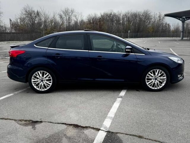 Синий Форд Фокус, объемом двигателя 0 л и пробегом 112 тыс. км за 9000 $, фото 4 на Automoto.ua