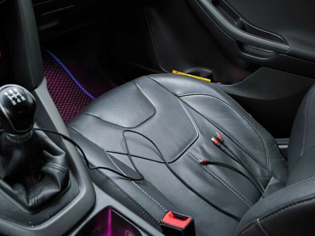 Синий Форд Фокус, объемом двигателя 2 л и пробегом 164 тыс. км за 8600 $, фото 7 на Automoto.ua