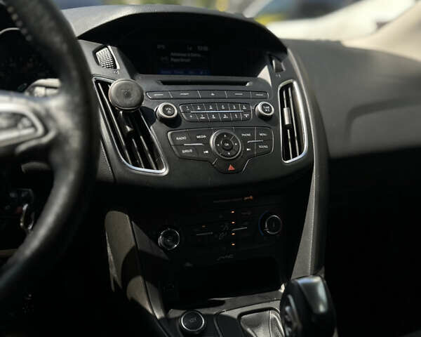 Синий Форд Фокус, объемом двигателя 2 л и пробегом 123 тыс. км за 8500 $, фото 4 на Automoto.ua