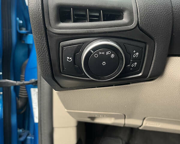 Форд Фокус 2015 в Ямполе на Automoto.ua Синий Форд Фокус, объемом двигателя 2 л и пробегом 161 тыс. км за 7500 $, фото 5 на Automoto.ua