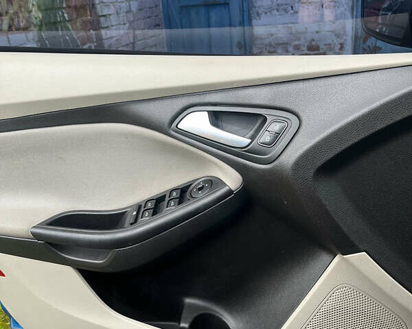 Синий Форд Фокус, объемом двигателя 2 л и пробегом 161 тыс. км за 7500 $, фото 6 на Automoto.ua