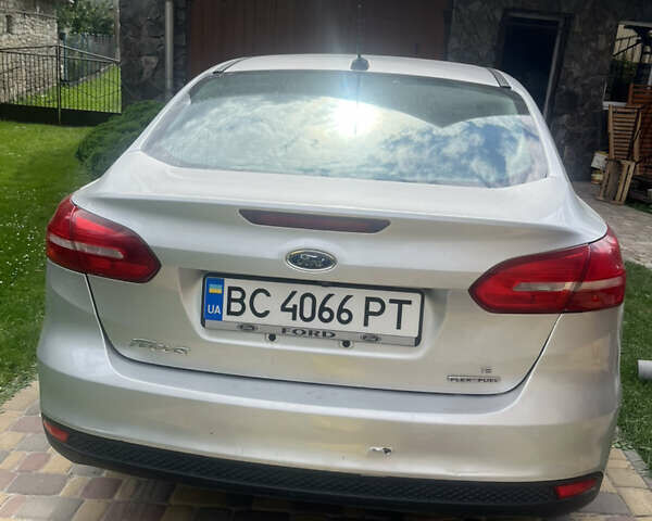 Синій Форд Фокус, об'ємом двигуна 2 л та пробігом 298 тис. км за 6500 $, фото 3 на Automoto.ua
