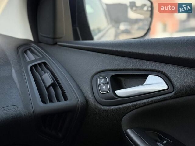 Синий Форд Фокус, объемом двигателя 2 л и пробегом 96 тыс. км за 9200 $, фото 33 на Automoto.ua