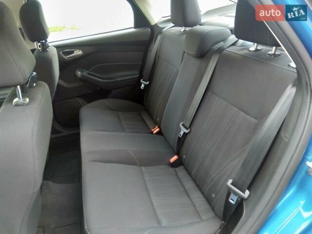 Синій Форд Фокус, об'ємом двигуна 2 л та пробігом 153 тис. км за 8900 $, фото 25 на Automoto.ua
