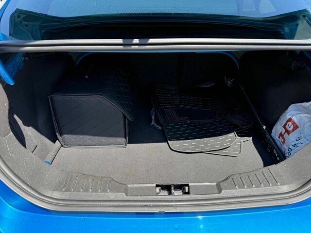 Синій Форд Фокус, об'ємом двигуна 2 л та пробігом 87 тис. км за 8800 $, фото 8 на Automoto.ua